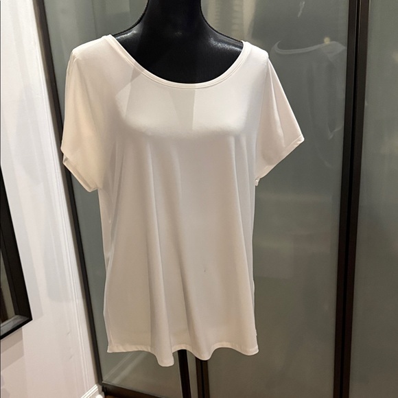 Chico's Tops - Chico's Elegant White Short Sleeve Tee. Size 3